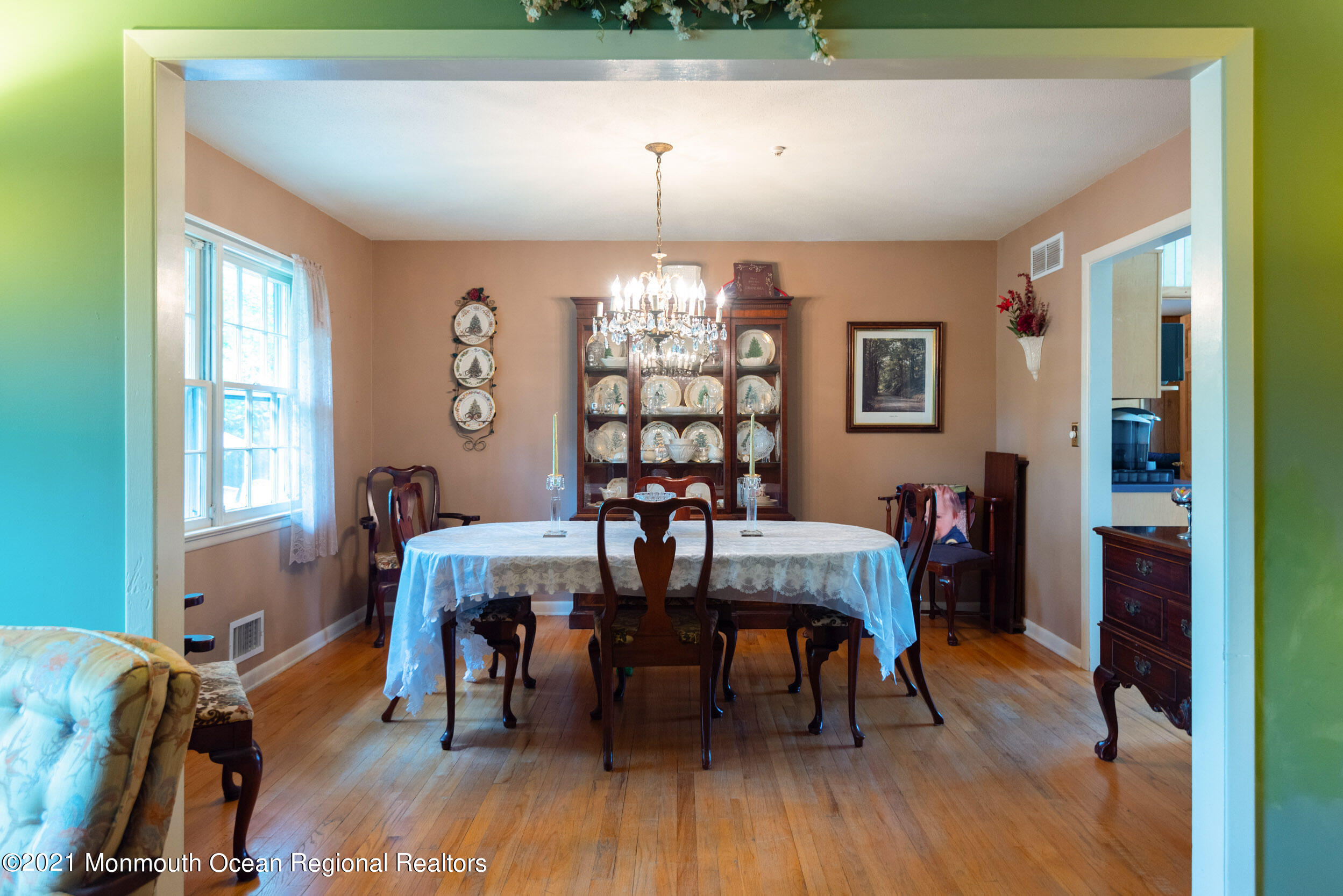 301 Stillwells Corner Road Freehold, NJ 07728 - Photo 8 of 32 Dining 1