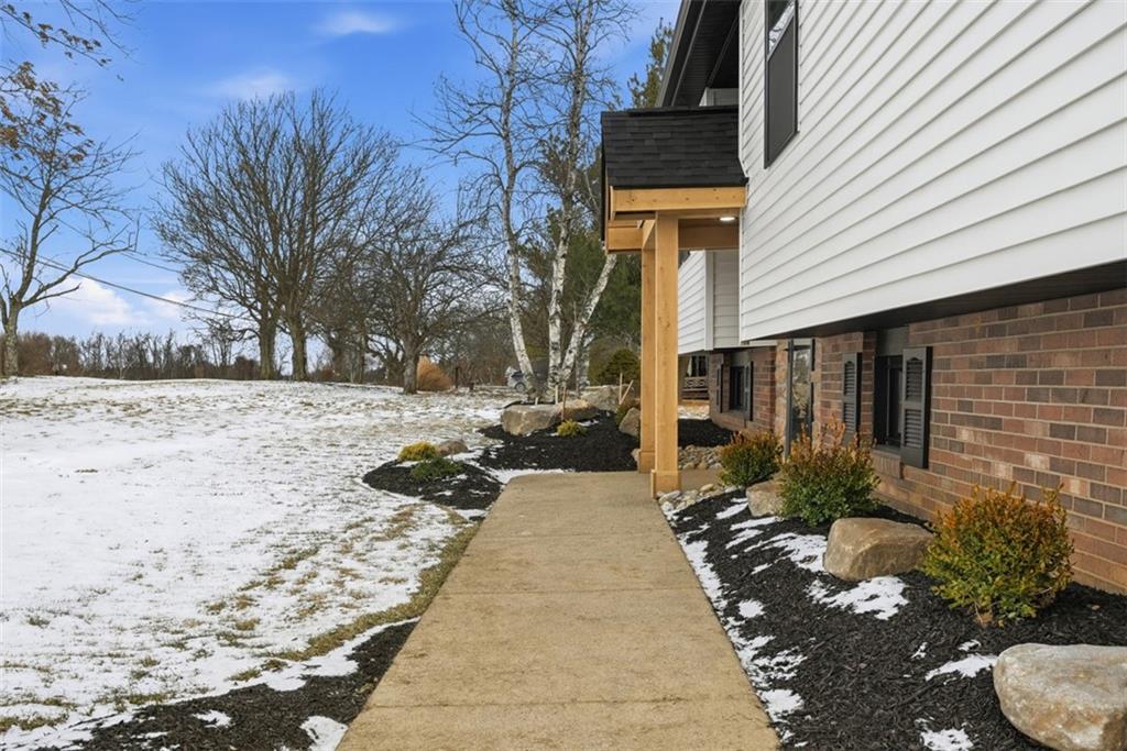 86 Washington Avenue Hickory, PA 15340 - Photo 4 of 50