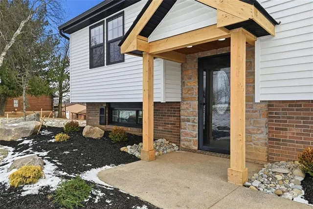 $379,000 | 86 Washington Avenue, Hickory, PA 15340