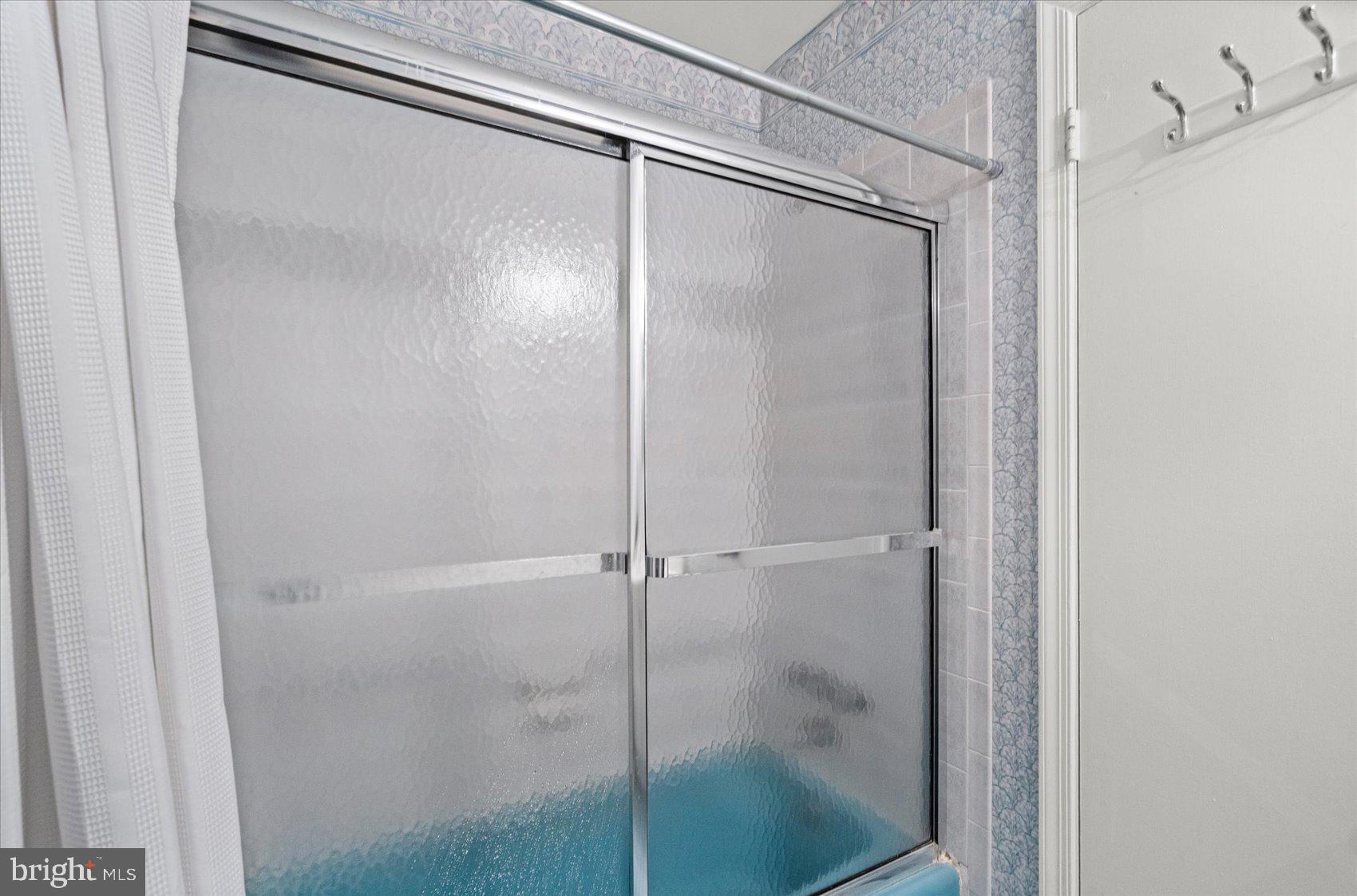 2300 Musgrove Road Silver Spring, MD 20904 - Photo 24 of 41 Upper level hall full bath
