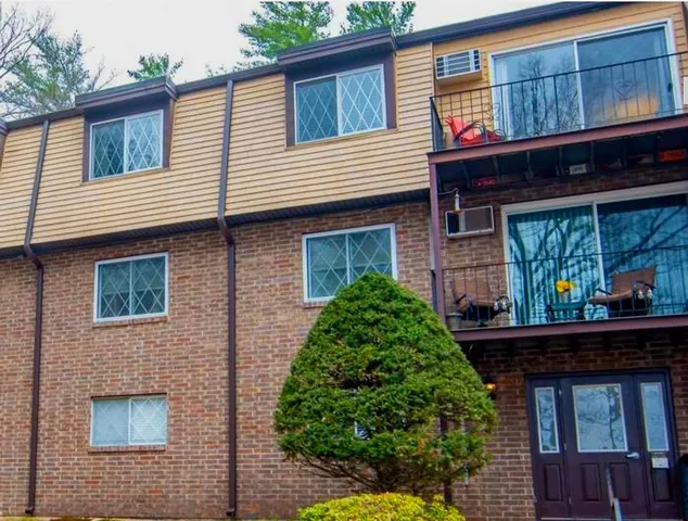 $2,000 | 13 Silvestri Circle, Unit 23, Derry, NH 03038