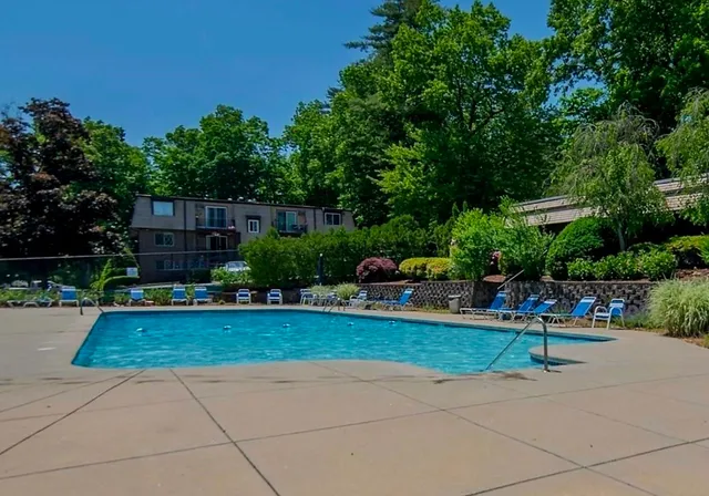 $2,000 | 13 Silvestri Circle, Unit 23, Derry, NH 03038