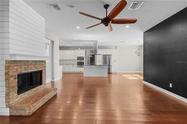 $1,200,000 | 14805 Highway 301, Parrish, FL 34219