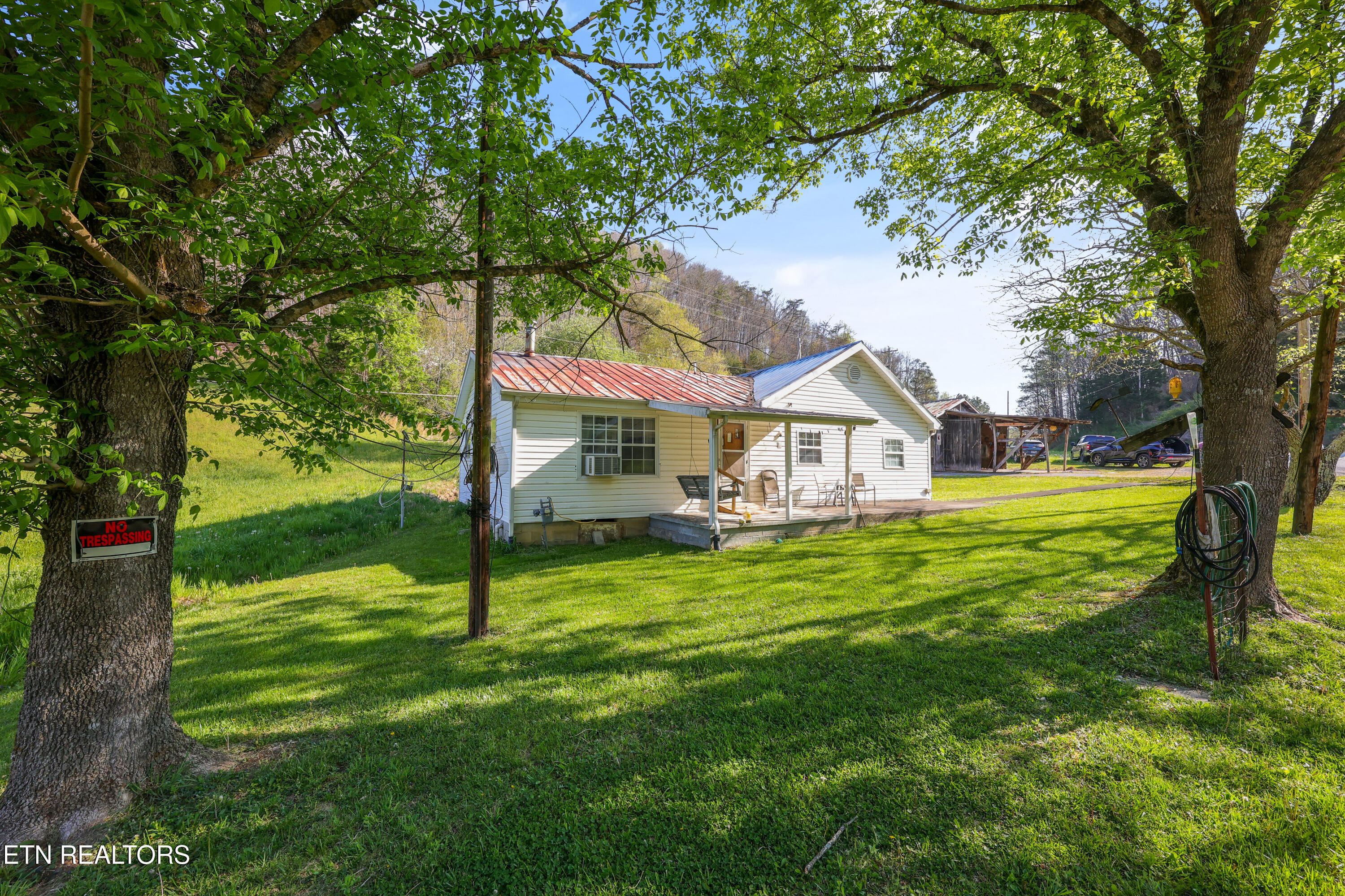 542 Back Valley Road Sneedville, TN 37869 - Photo 20 of 31 IMG_0184