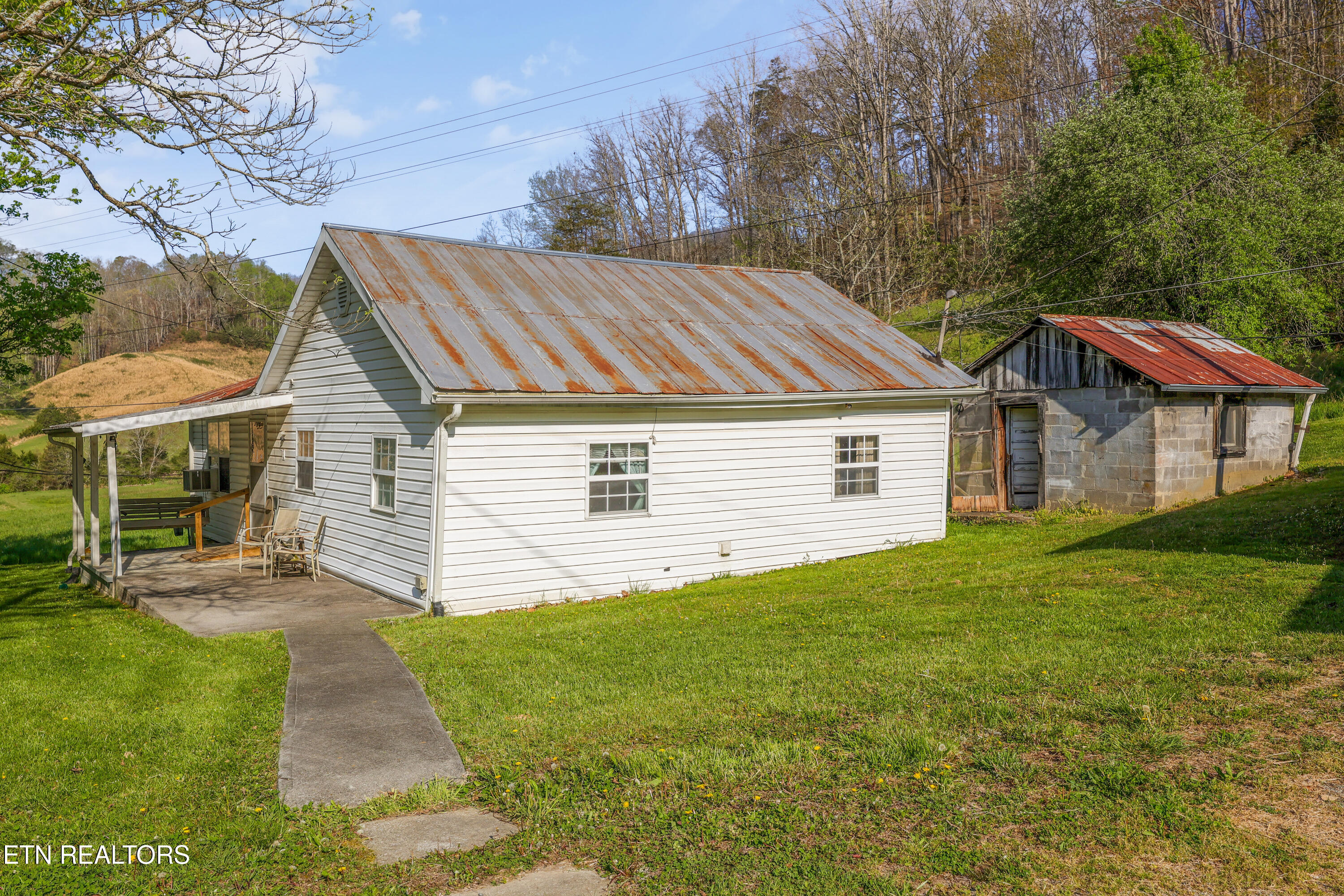542 Back Valley Road Sneedville, TN 37869 - Photo 23 of 31 IMG_0198