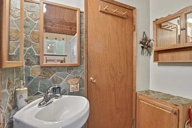 $800,000 | 7112 10th Avenue, Tahoma, CA 96142