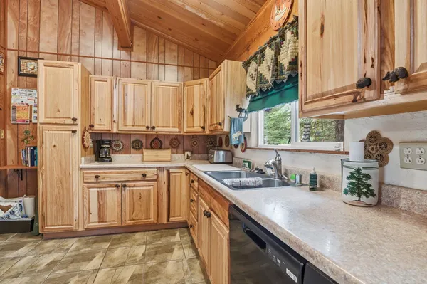 $800,000 | 7112 10th Avenue, Tahoma, CA 96142