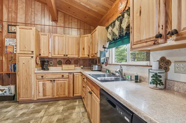 $800,000 | 7112 10th Avenue, Tahoma, CA 96142