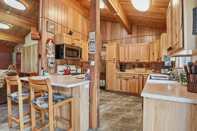 $800,000 | 7112 10th Avenue, Tahoma, CA 96142