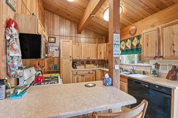 $800,000 | 7112 10th Avenue, Tahoma, CA 96142