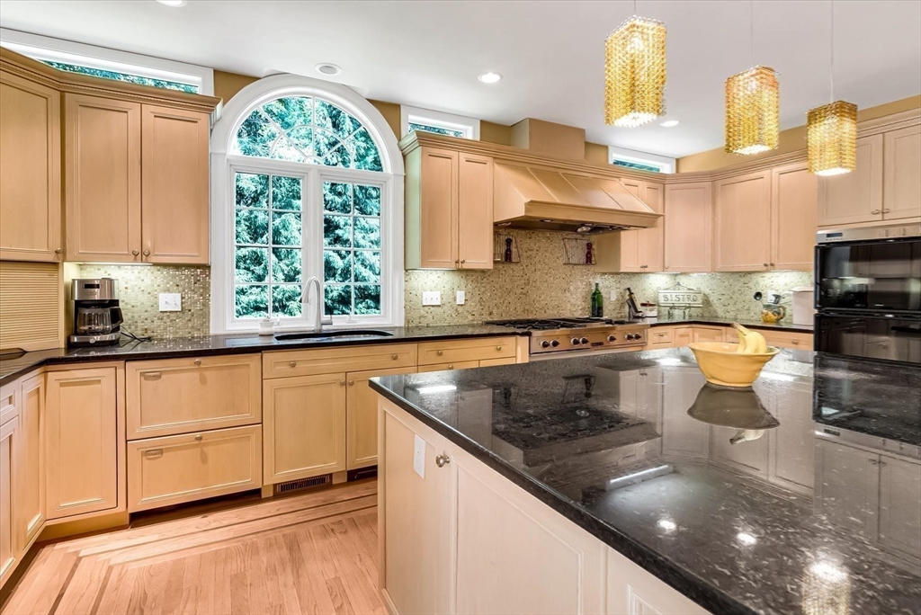 7 Sturbridge Road Medfield, MA 02052 - Photo 18 of 39 Gallery Image 18