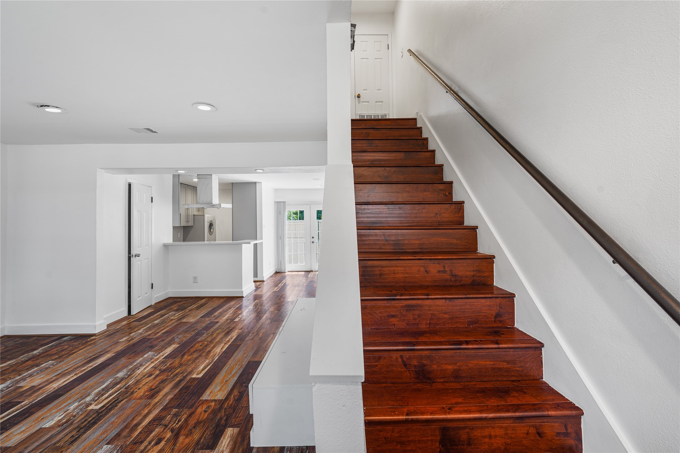 515 Tallowood Road, Unit 7 Houston, TX 77024 - Photo 7 of 24 Gallery Image 7