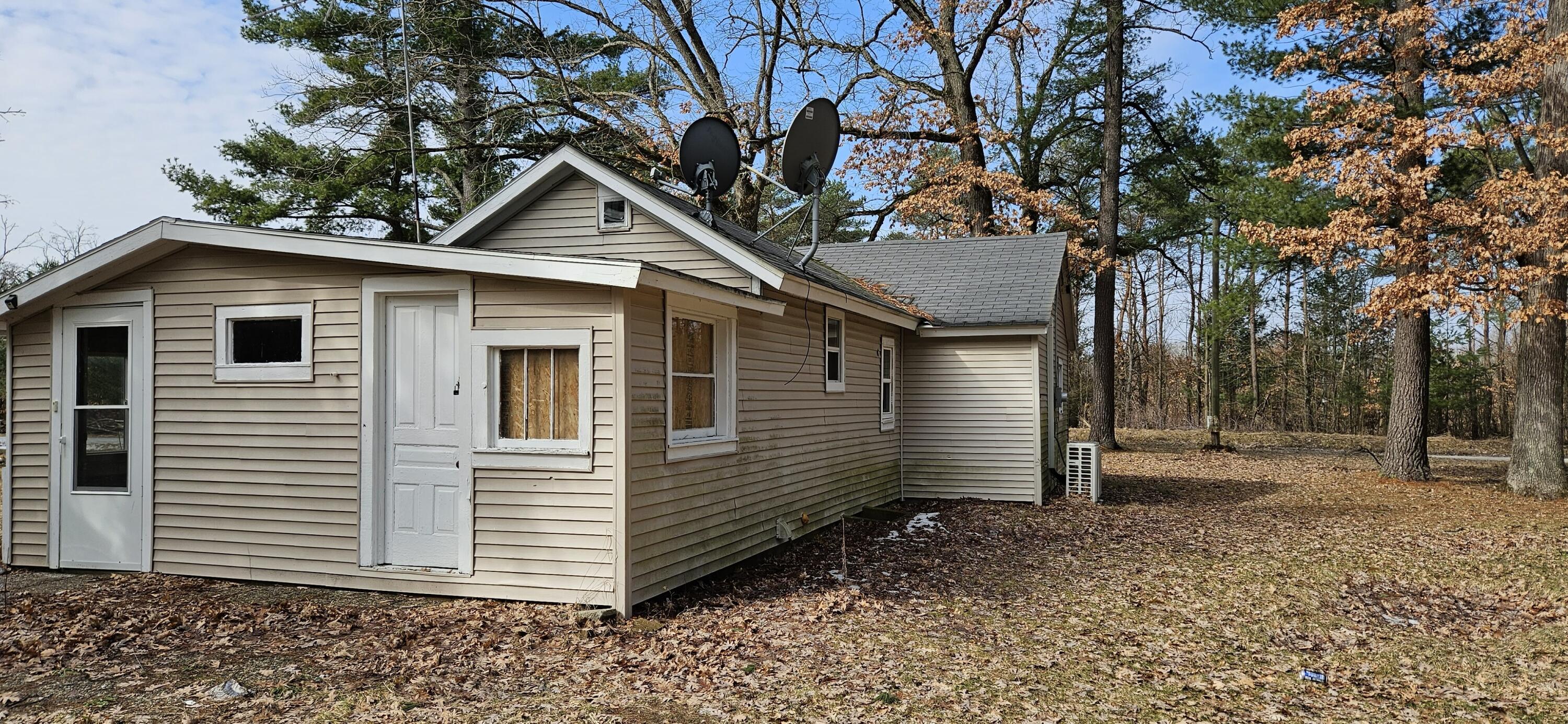 9960 Dagget Road Howard City, MI 49329 - Photo 13 of 14 20260320_113622