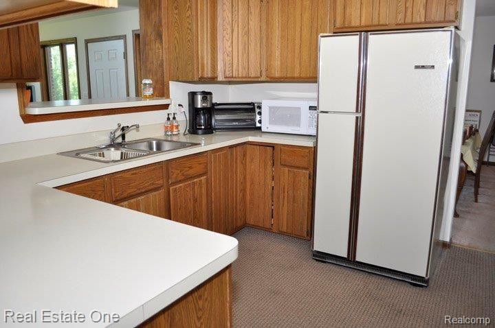 6248 Challis Road Brighton, MI 48116 - Photo 7 of 24 Kitchen