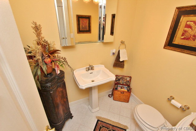 526 Yankee Point Road Lancaster, VA 22503 - Photo 34 of 50 Powder Room