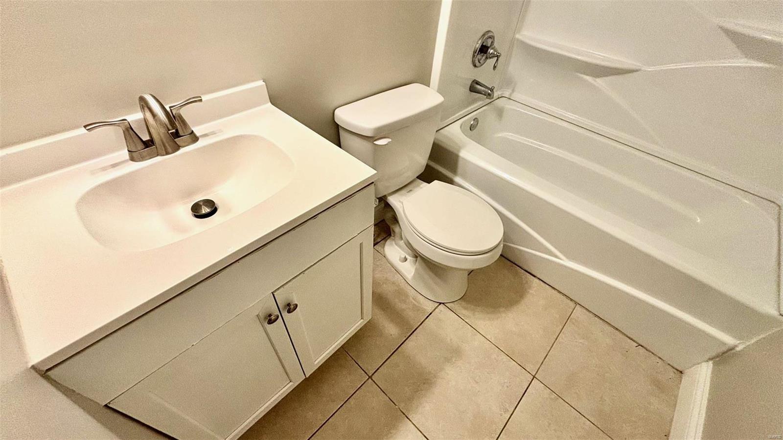 403 Bittersweet Drive O'Fallon, MO 63366 - Photo 13 of 19