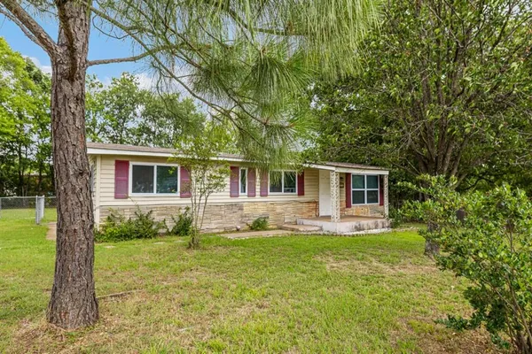 $160,000 | 110 Shadowwood Street, Gun Barrel City, TX 75156