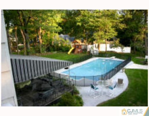 1 Ridge Lane Colonia, NJ 07067 - Photo 3 of 8