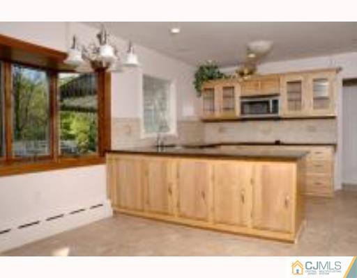 1 Ridge Lane Colonia, NJ 07067 - Photo 6 of 8