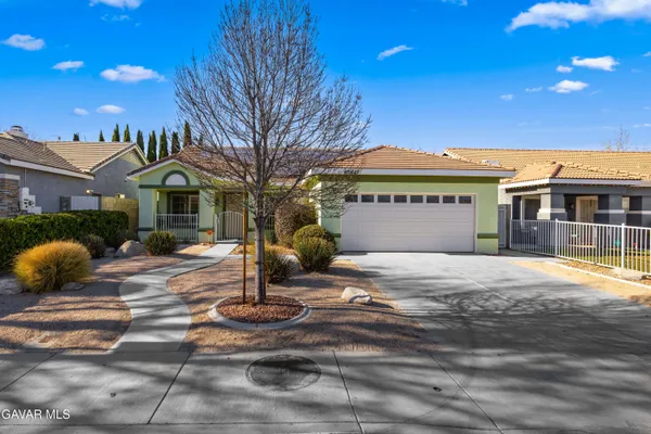 $489,000 | 45641 Knightsbridge Street, Lancaster, CA 93534