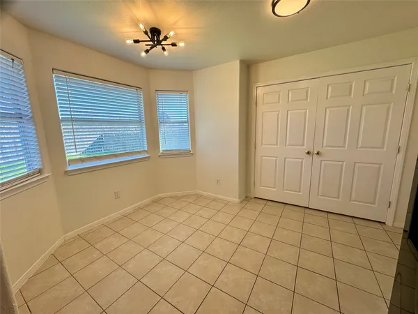 $2,095 | 710 Honeysuckle Drive, Leander, TX 78641