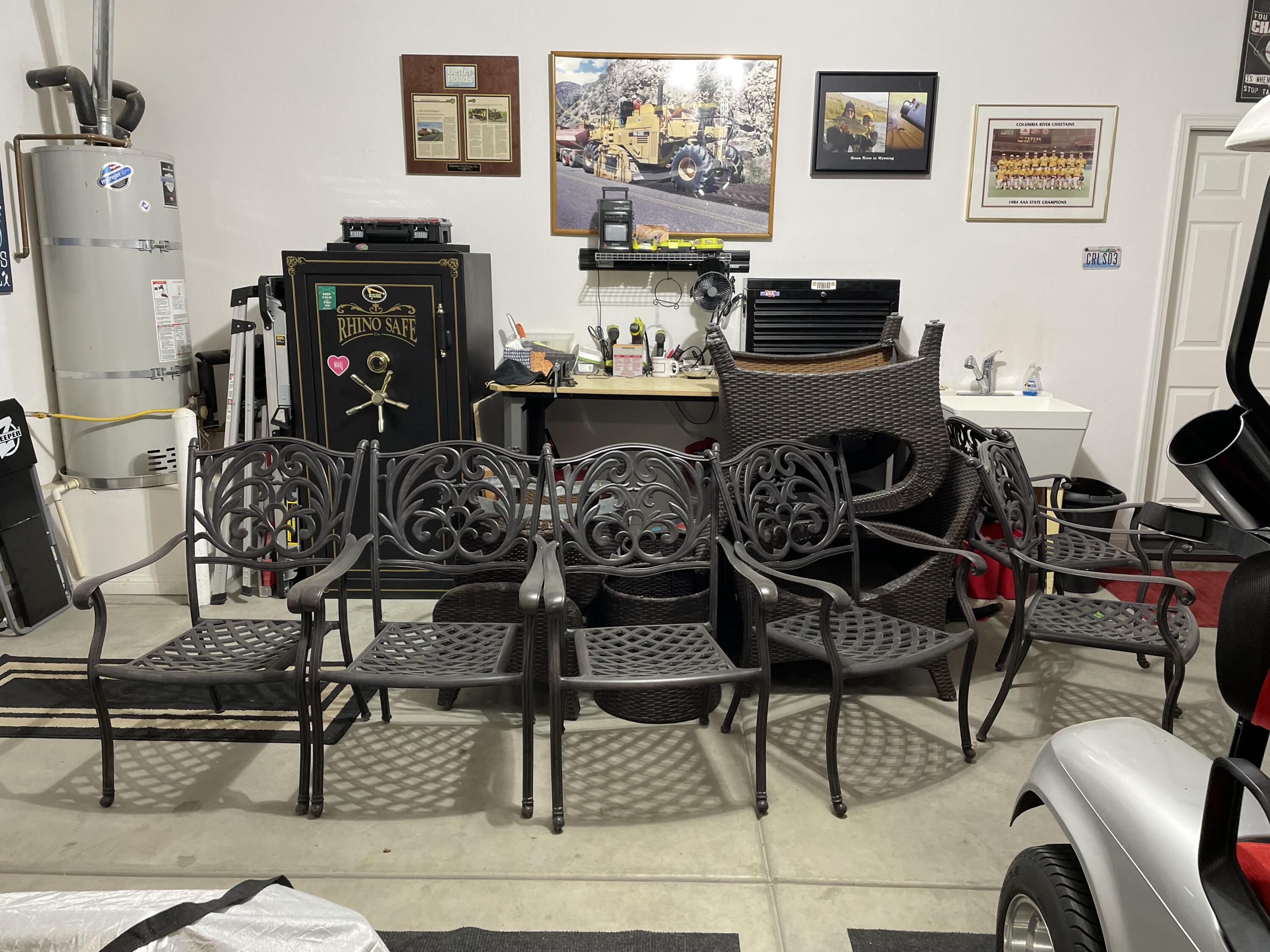 60880 Azul Court La Quinta, CA 92253 - Photo 31 of 33 a view of a workspace with furniture