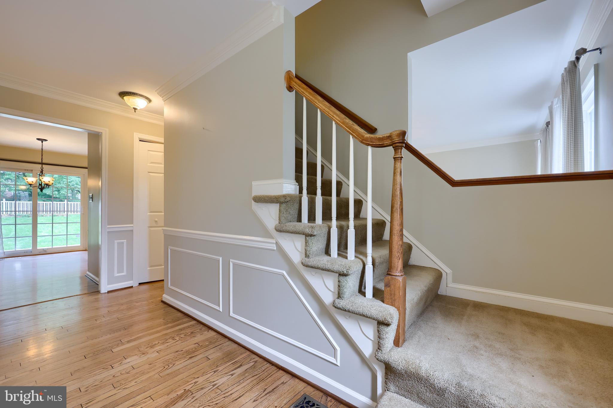 3645 Pleasant Valley Road York, PA 17406 - Photo 6 of 39 Foyer