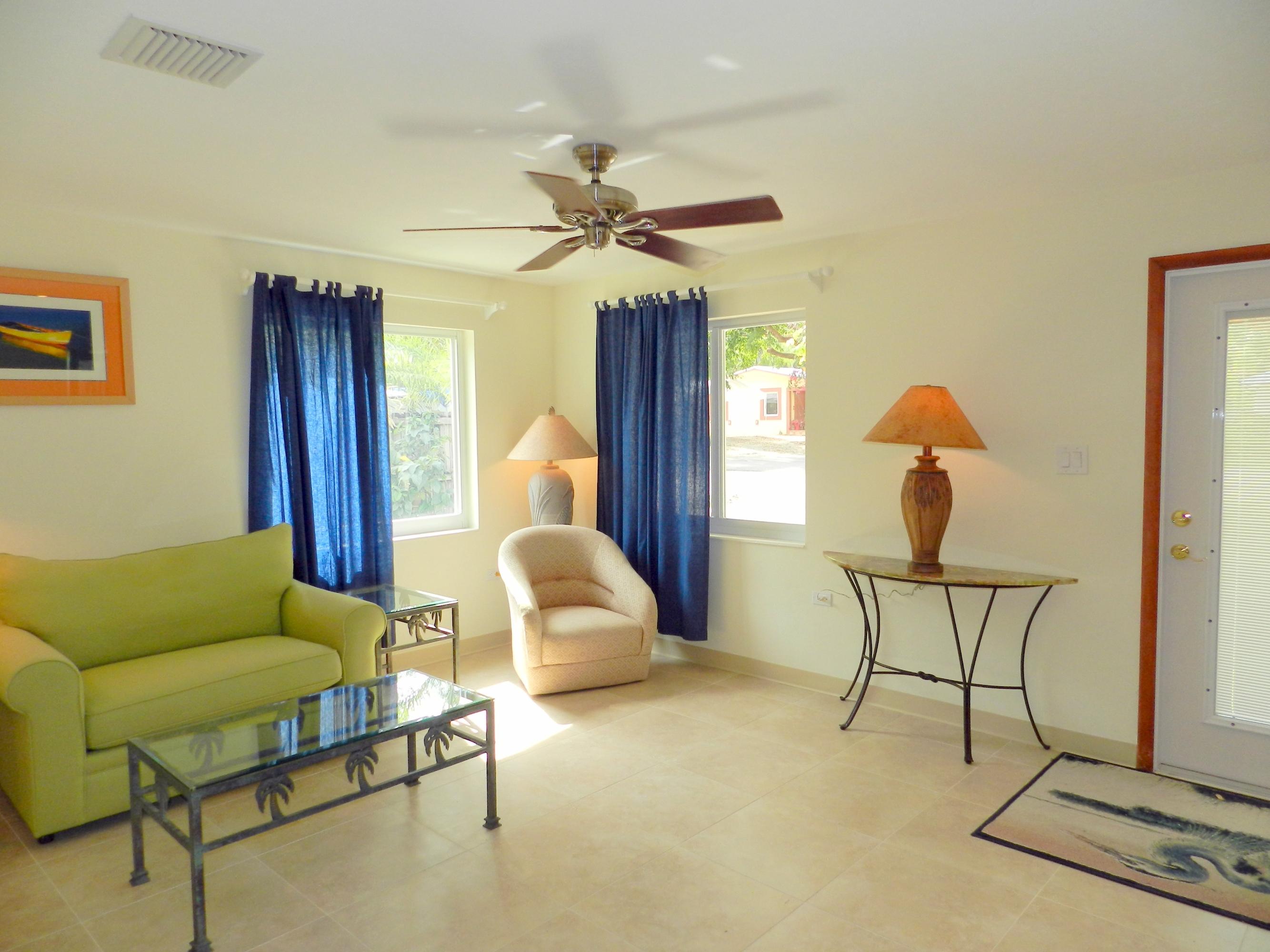 105 Gumbo Limbo Road Islamorada, FL 33036 - Photo 4 of 17 Living Area