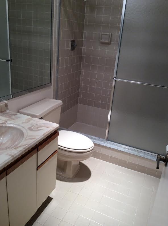 9268 Sable Ridge Circle, Unit B Boca Raton, FL 33428 - Photo 18 of 21 el-shower