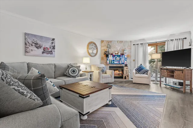 $399,900 | N34-w23844 Grace Avenue, Unit B, Pewaukee, WI 53072