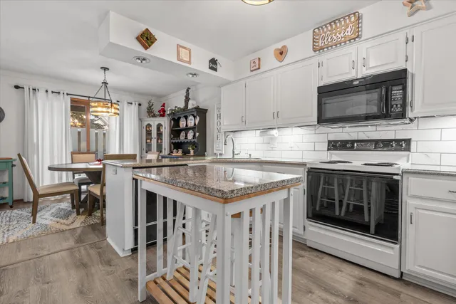 $399,900 | N34-w23844 Grace Avenue, Unit B, Pewaukee, WI 53072