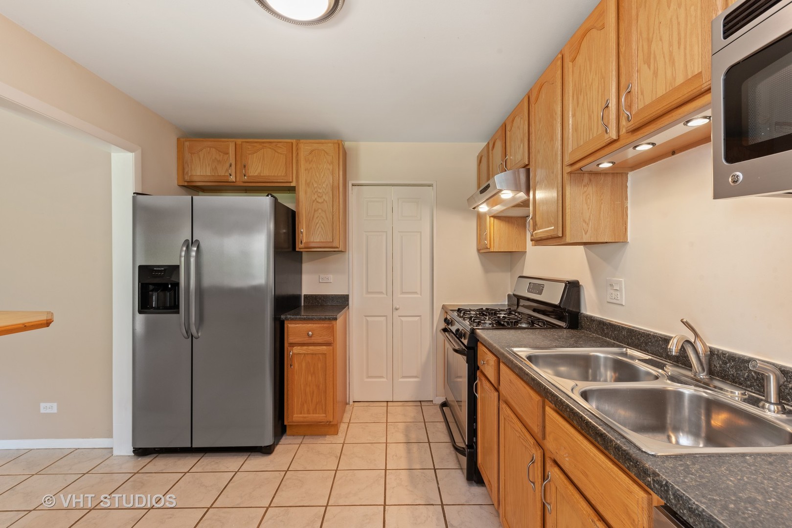4640 Calvert Drive, Unit C1 Rolling Meadows, IL 60008 - Photo 5 of 16
