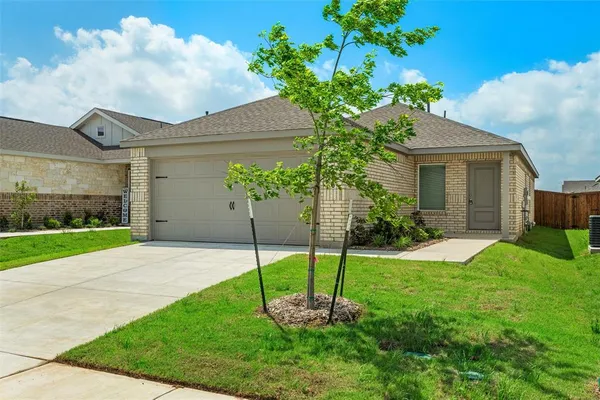 $1,900 | 2020 Belgian Drive, Aubrey, TX 76227