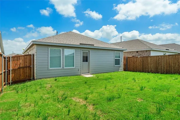 $1,900 | 2020 Belgian Drive, Aubrey, TX 76227