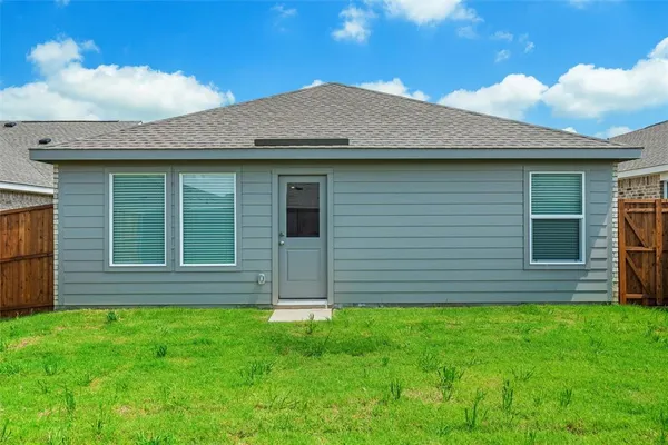 $1,900 | 2020 Belgian Drive, Aubrey, TX 76227