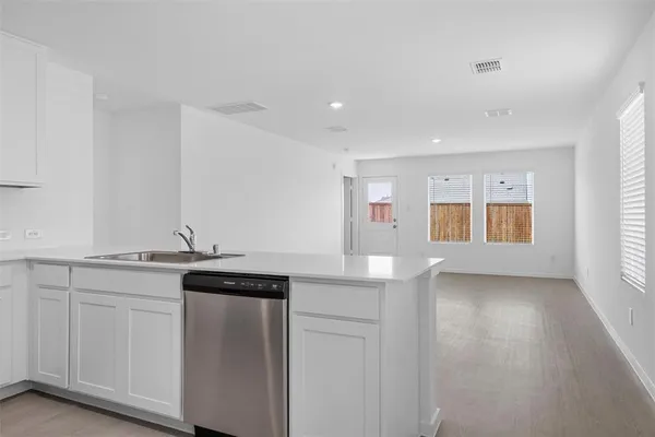 $1,900 | 2020 Belgian Drive, Aubrey, TX 76227