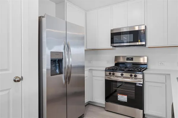 $1,900 | 2020 Belgian Drive, Aubrey, TX 76227