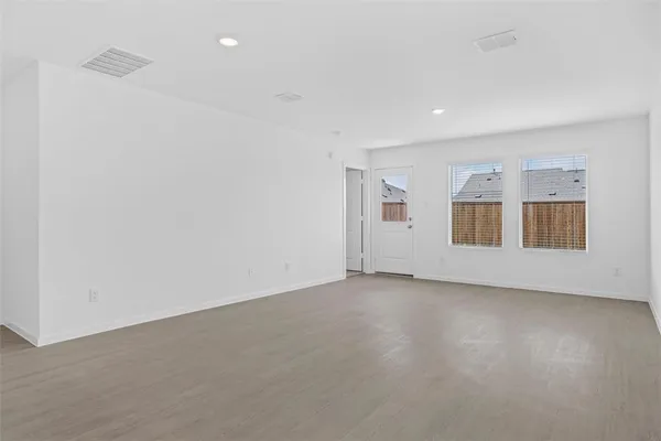 $1,900 | 2020 Belgian Drive, Aubrey, TX 76227