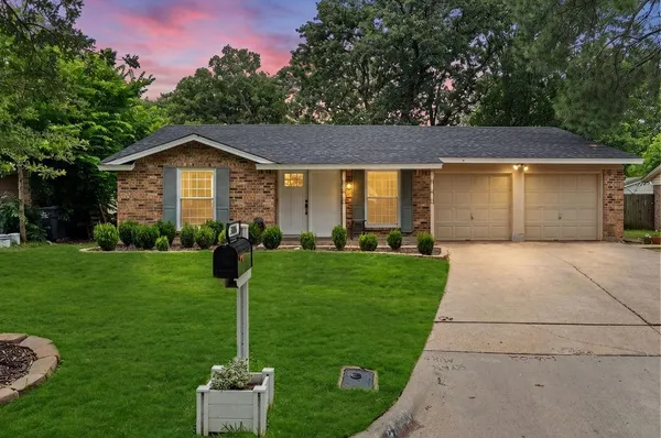 $299,900 | 3006 Mark Drive, Arlington, TX 76013