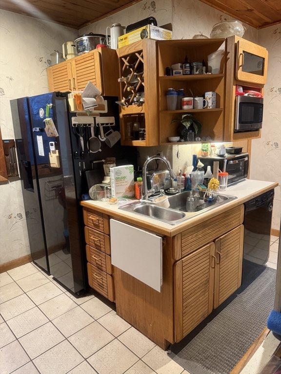 621 Sunderland Road Worcester, MA 01604 - Photo 4 of 14