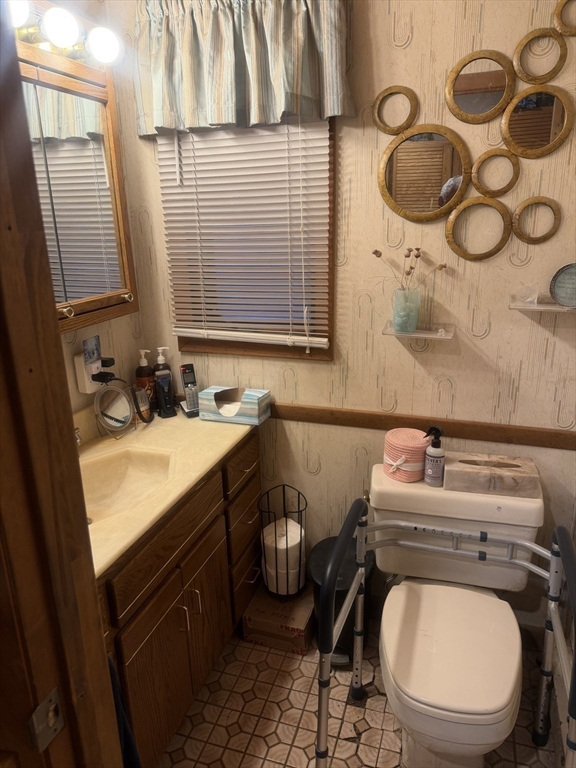 621 Sunderland Road Worcester, MA 01604 - Photo 8 of 14