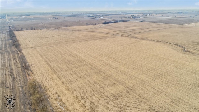 194-acres West Holt Road Gardner, IL 60424 - Photo 4 of 7 a view of an empty room