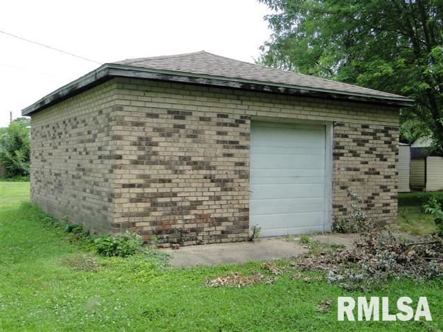 565 Cleveland Street Bushnell, IL 61422 - Photo 5 of 18 Gallery Image 5