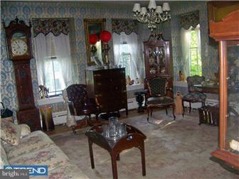 1175 St Peters Road Pottstown, PA 19465 - Photo 7 of 12 Living Room