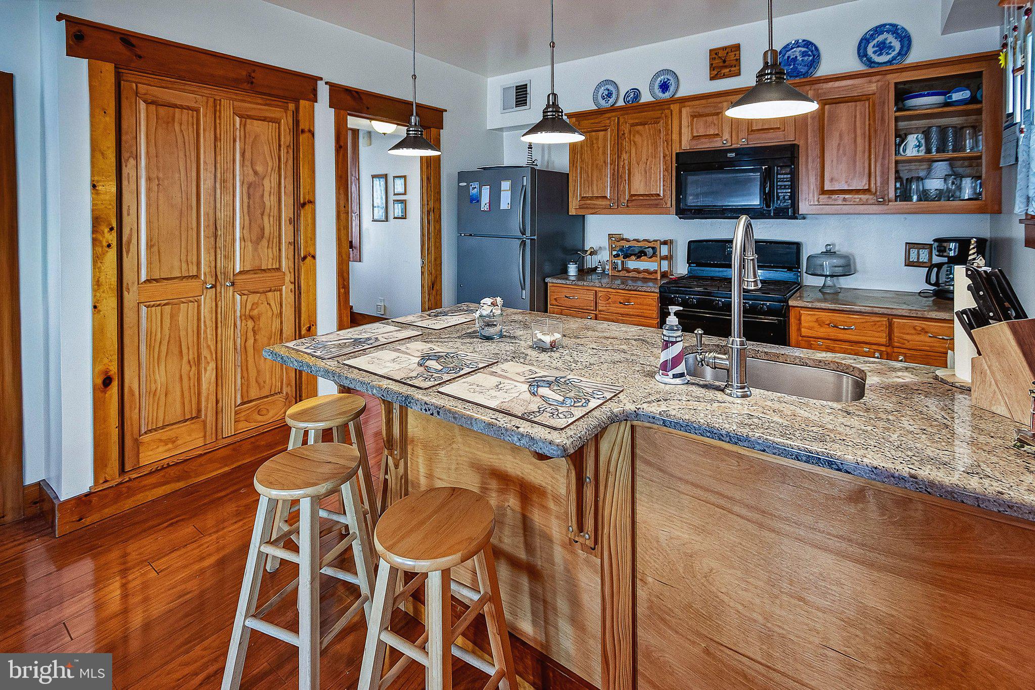 314 New Jersey Avenue Fortescue, NJ 08321 - Photo 8 of 38 Lower level kitchen w/ granite.
