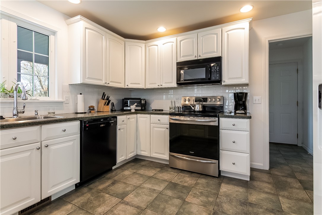 410 Westerly Bradford Road Westerly, RI 02891 - Photo 13 of 30 Gallery Image 13