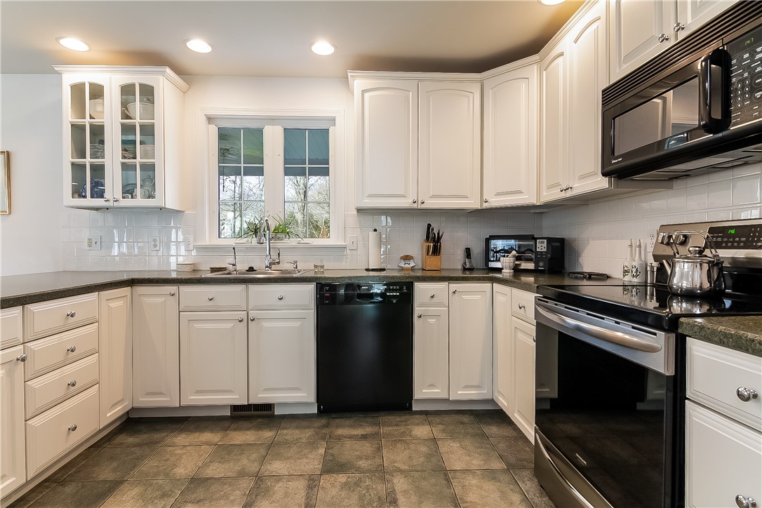 410 Westerly Bradford Road Westerly, RI 02891 - Photo 14 of 30 Gallery Image 14