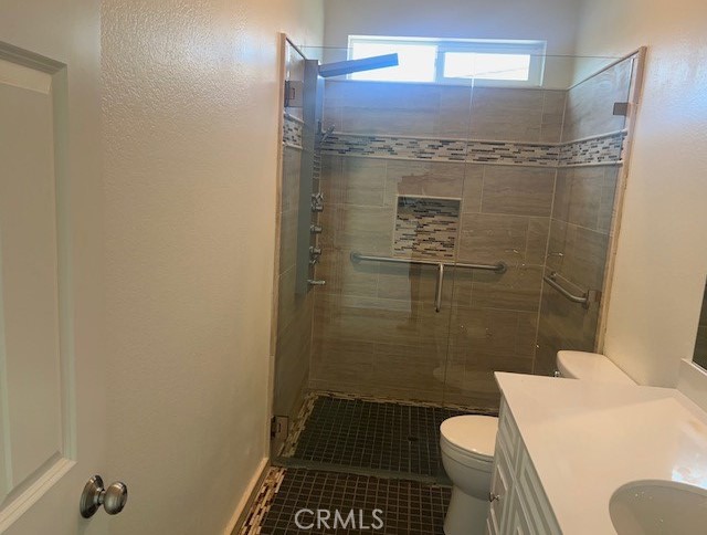 7561 Baerss Road Riverside, CA 92507 - Photo 20 of 24 2ND BATHROOM