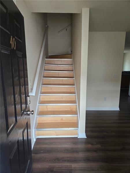 40 Middlebrook Drive Cartersville, GA 30120 - Photo 2 of 18 a view of entryway
