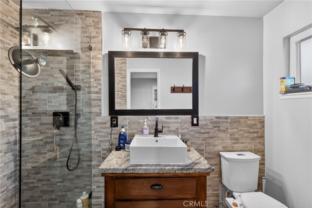 1055 Roosevelt Road Redlands, CA 92374 - Photo 11 of 19